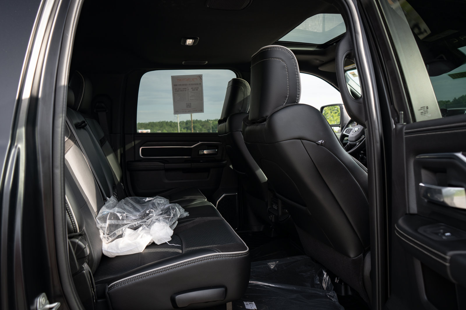 New 2026 RAM 2500 Laramie w/ Night Edition AWD/4WD image 36