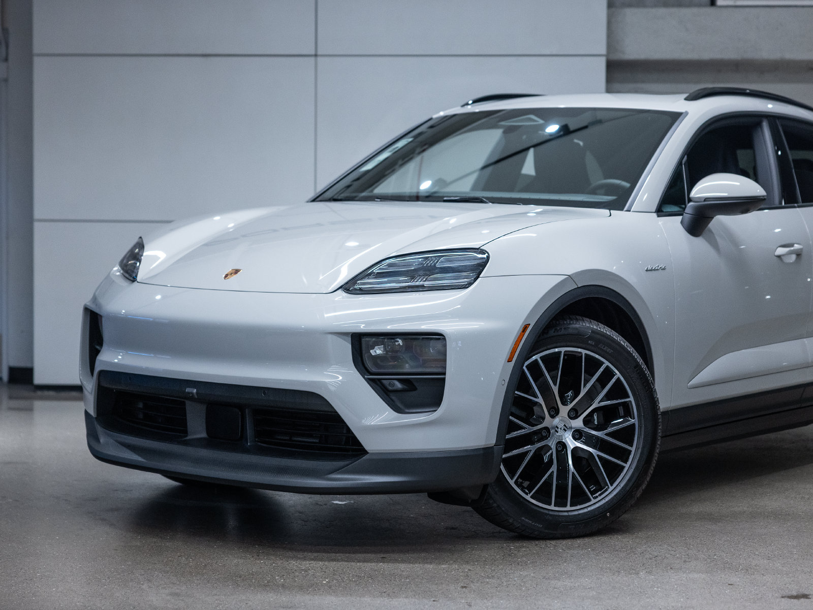 New 2026 Porsche Macan Electric RWD image 18