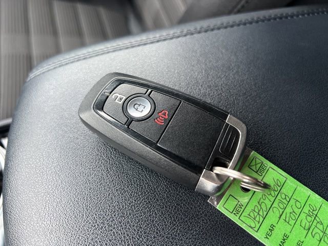 Used 2018 Ford Edge SEL image 14