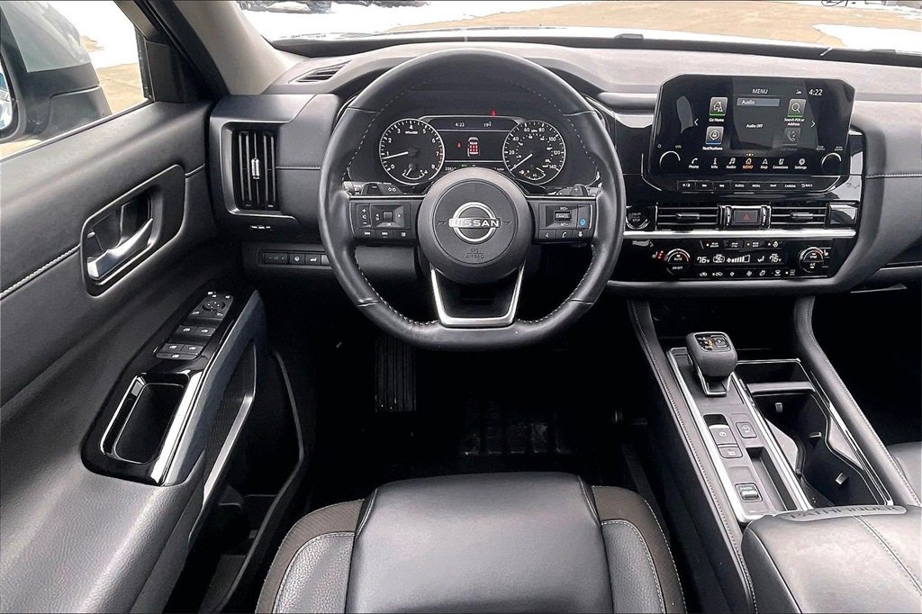 Used 2025 Nissan Pathfinder SL image 5