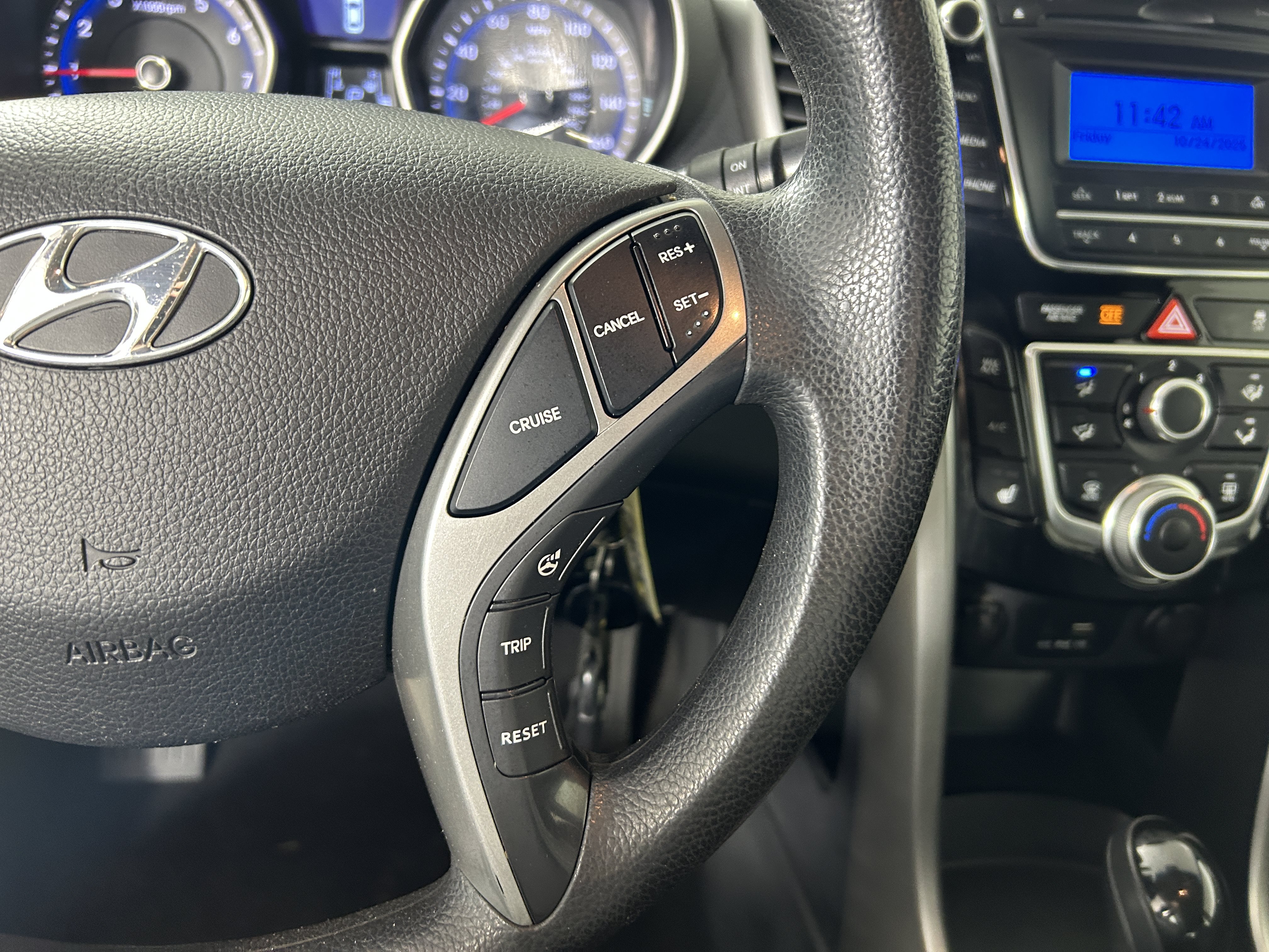 Used 2016 Hyundai Elantra GT FWD image 11