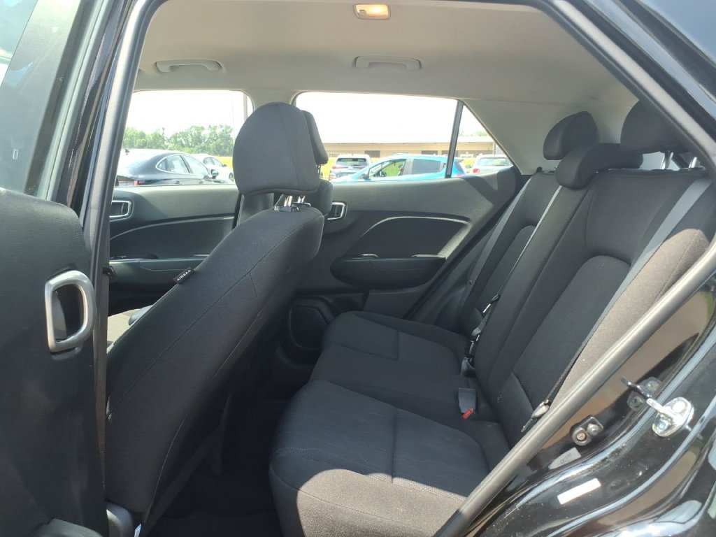 Certified 2025 Hyundai Venue SE FWD image 12