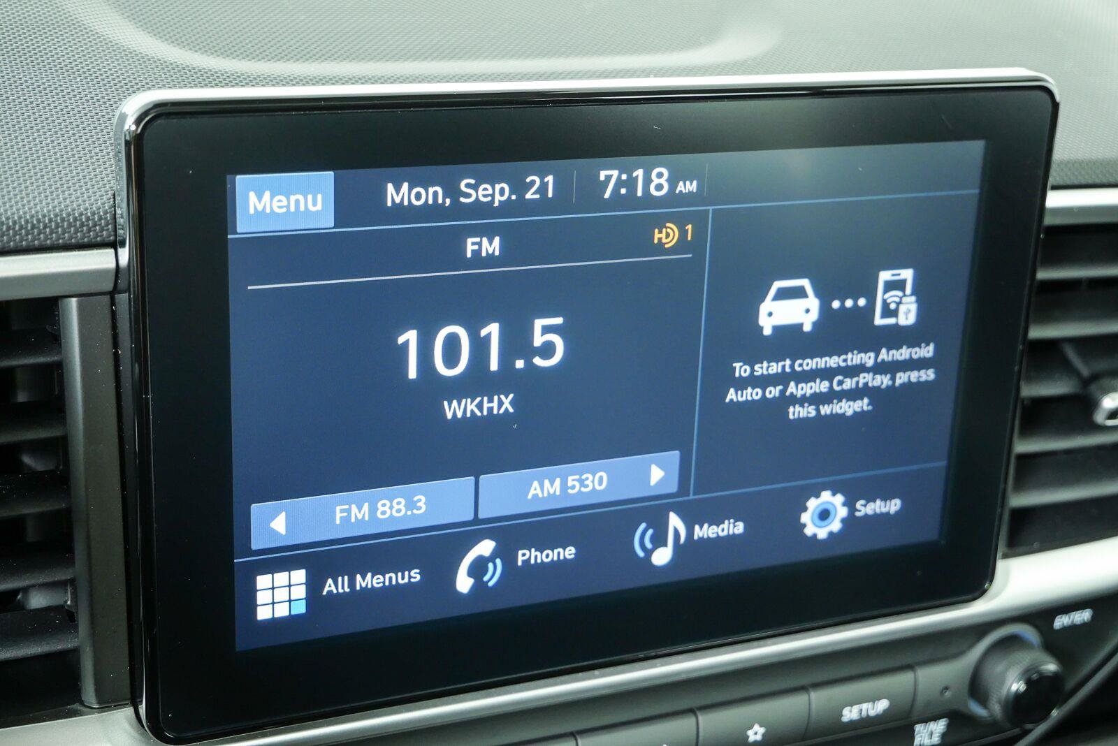 Used 2023 Hyundai Venue SEL w/ Cargo Package FWD image 13