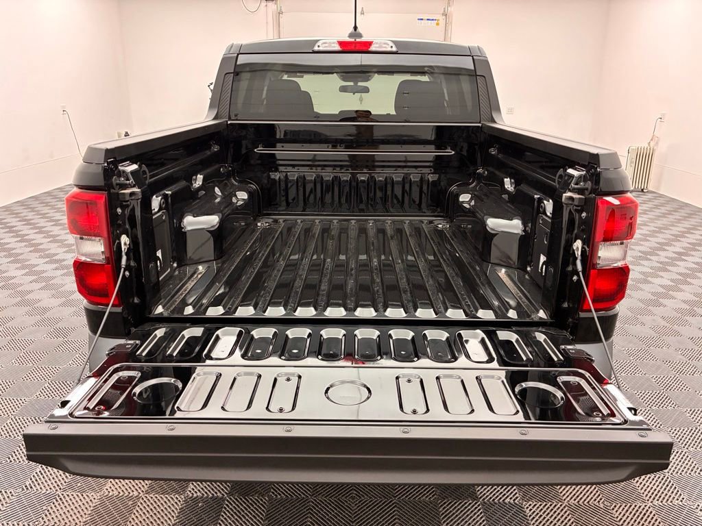 New 2025 Ford Maverick XLT w/ Black Appearance Package image 9