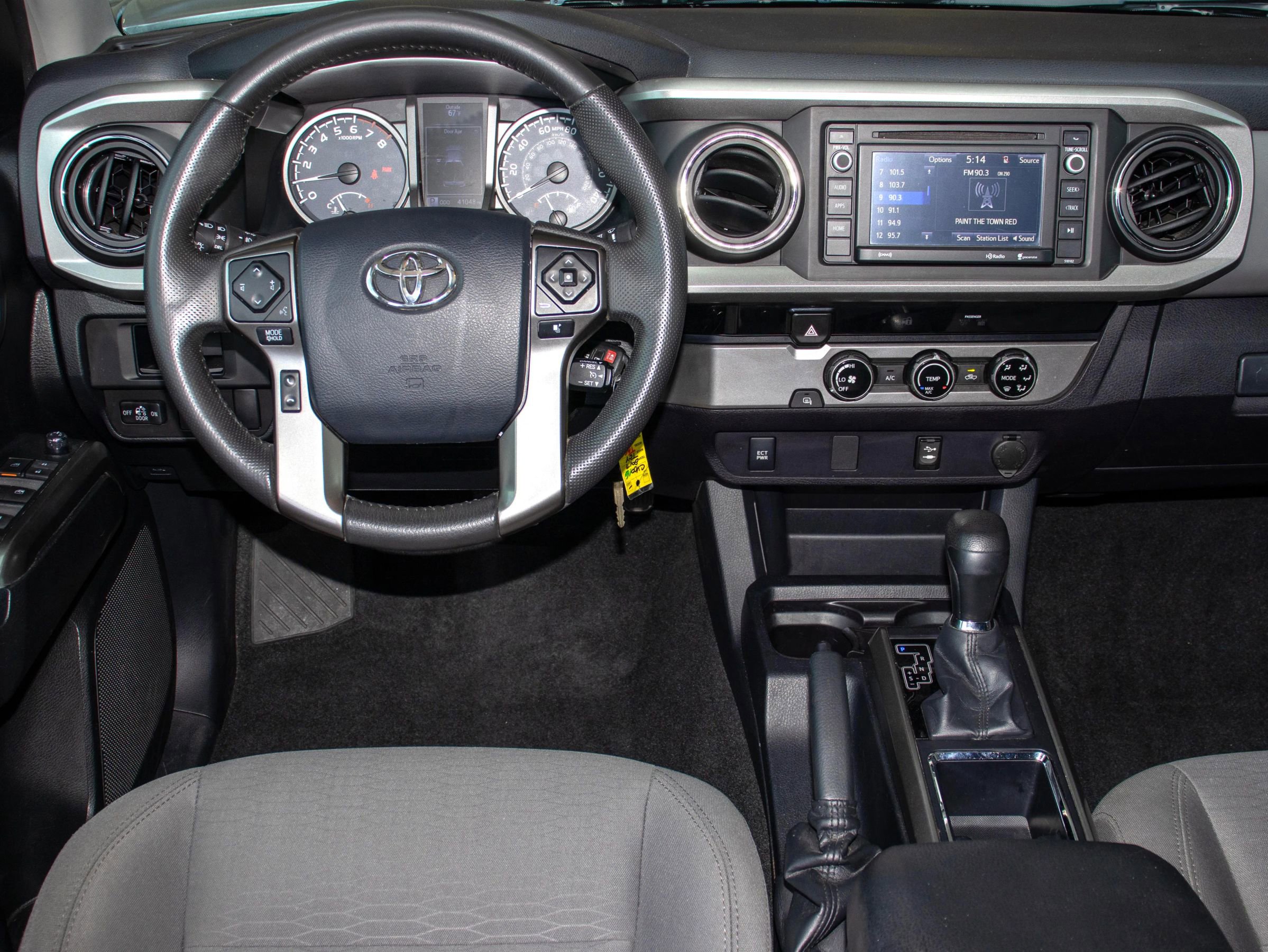 Used 2017 Toyota Tacoma SR5 image 9