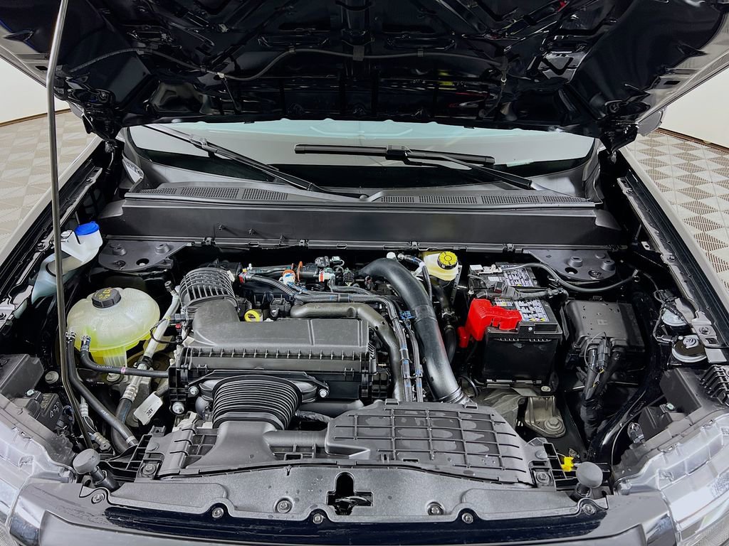 Used 2025 Ford Maverick Lariat w/ Black Appearance Package image 35