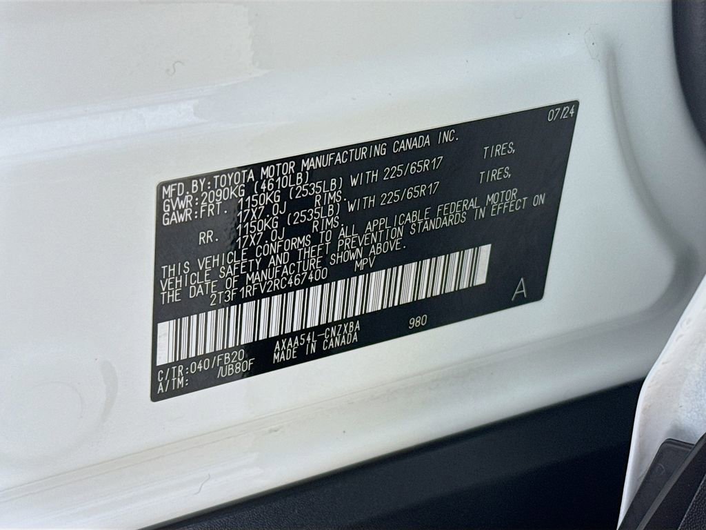 Certified 2024 Toyota RAV4 LE AWD/4WD image 33