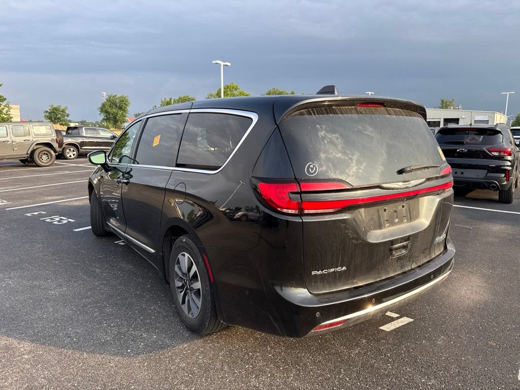 Used 2022 Chrysler Pacifica Limited FWD image 7