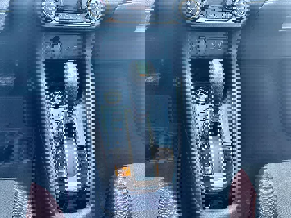 Used 2024 Nissan Versa SR image 17