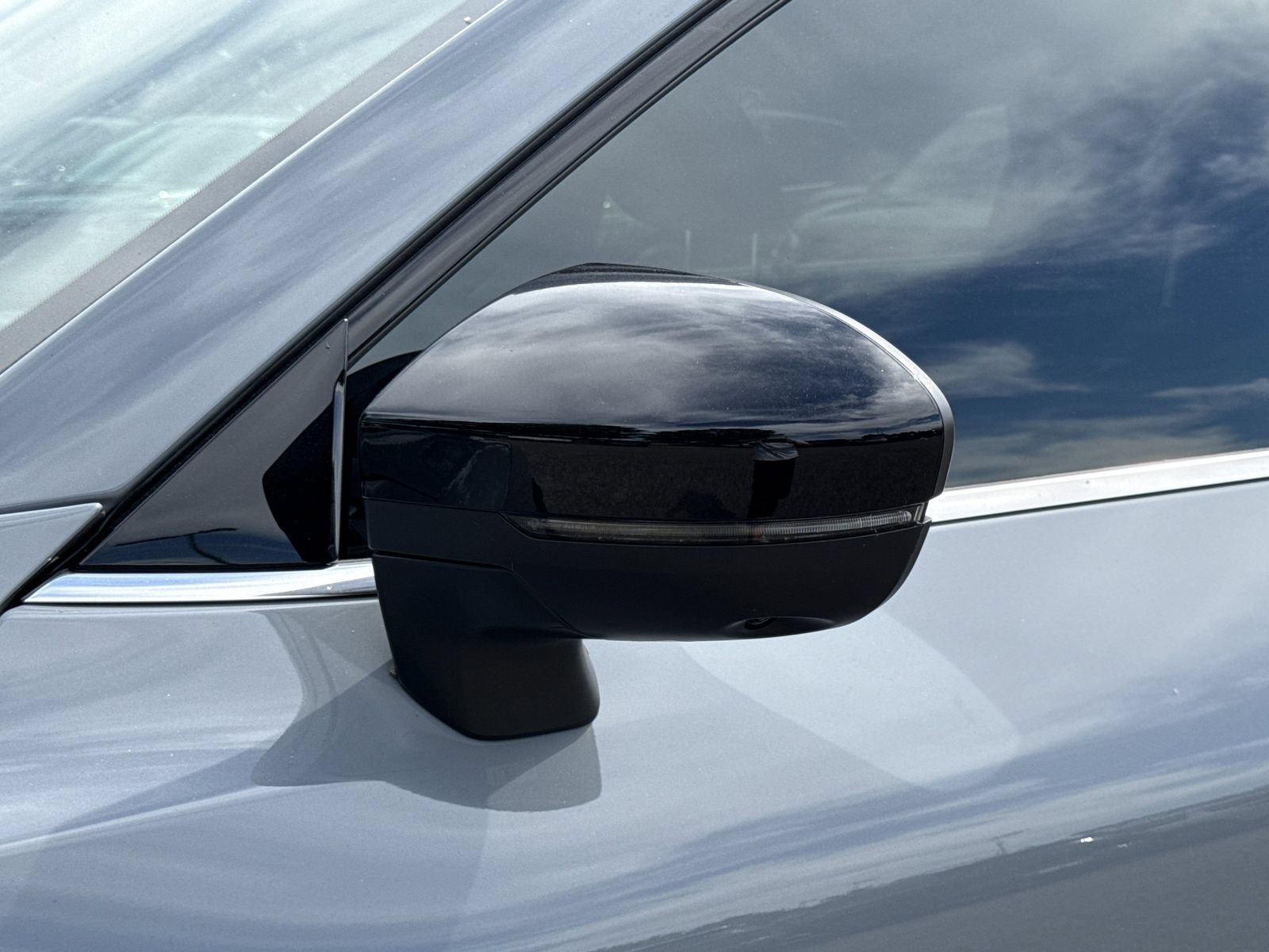 New 2026 Nissan Pathfinder Platinum FWD image 25