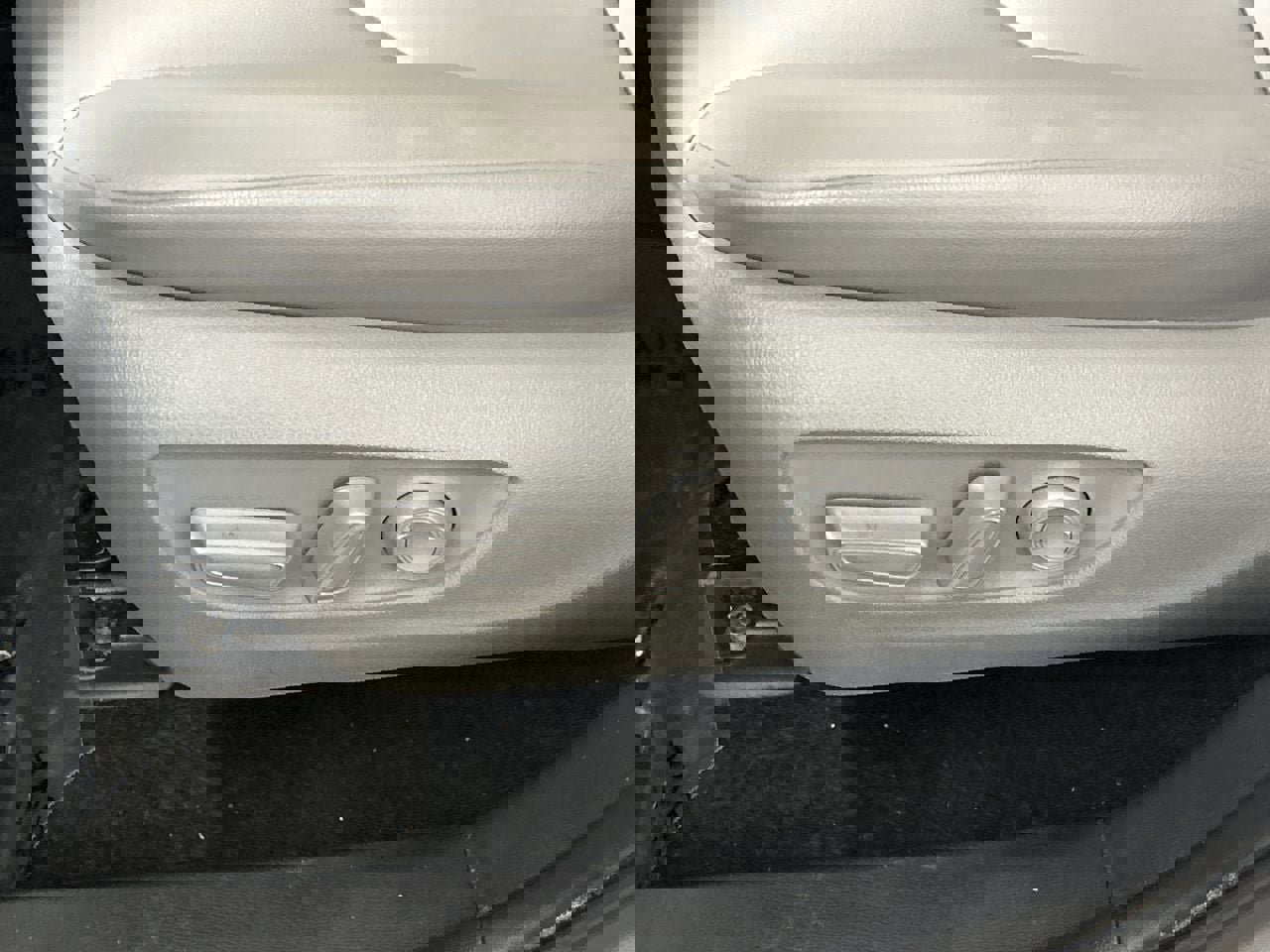 Used 2025 Toyota Highlander XLE image 20