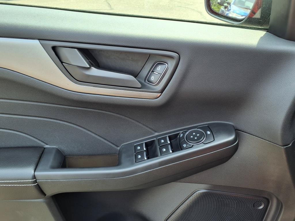 Used 2024 Ford Escape Active AWD/4WD image 16