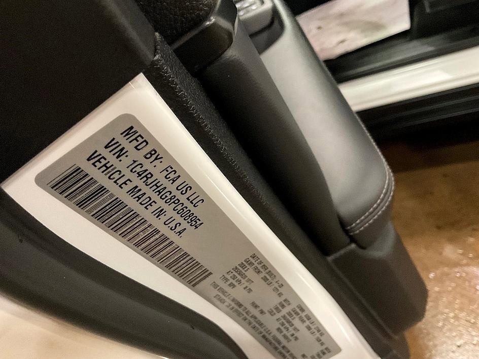 Used 2023 Jeep Grand Cherokee Altitude image 33