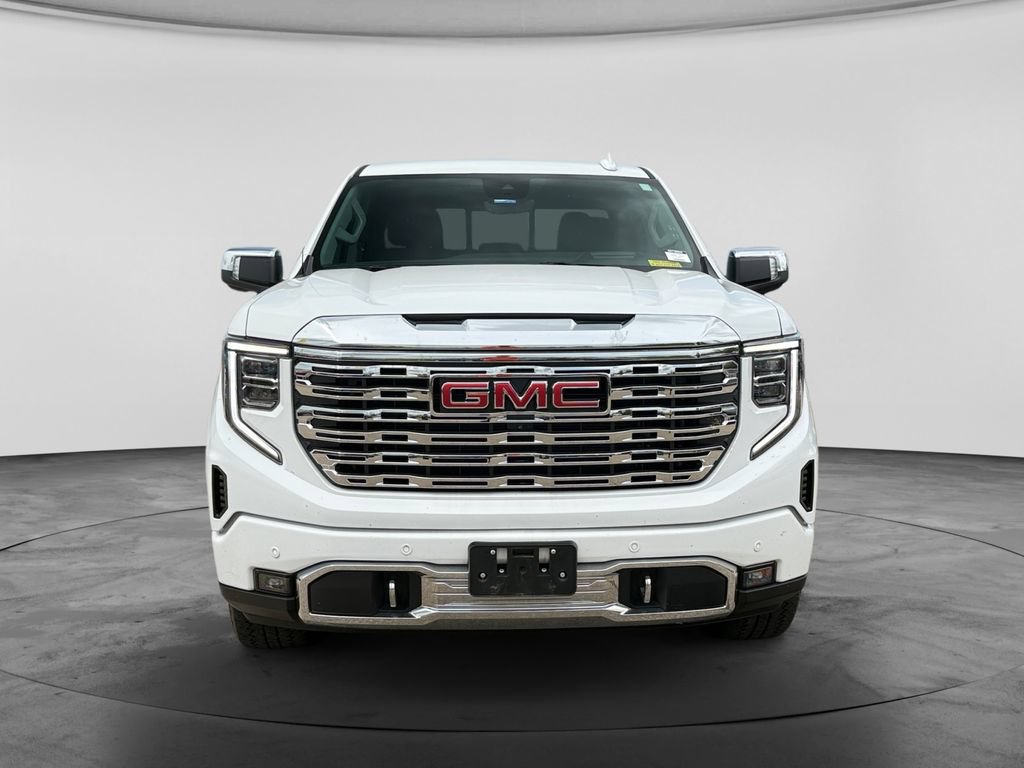 Used 2023 GMC Sierra 1500 Denali w/ Technology Package AWD/4WD image 2
