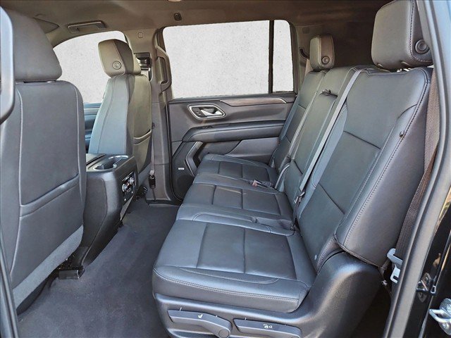 Used 2022 Chevrolet Suburban LT AWD/4WD image 16