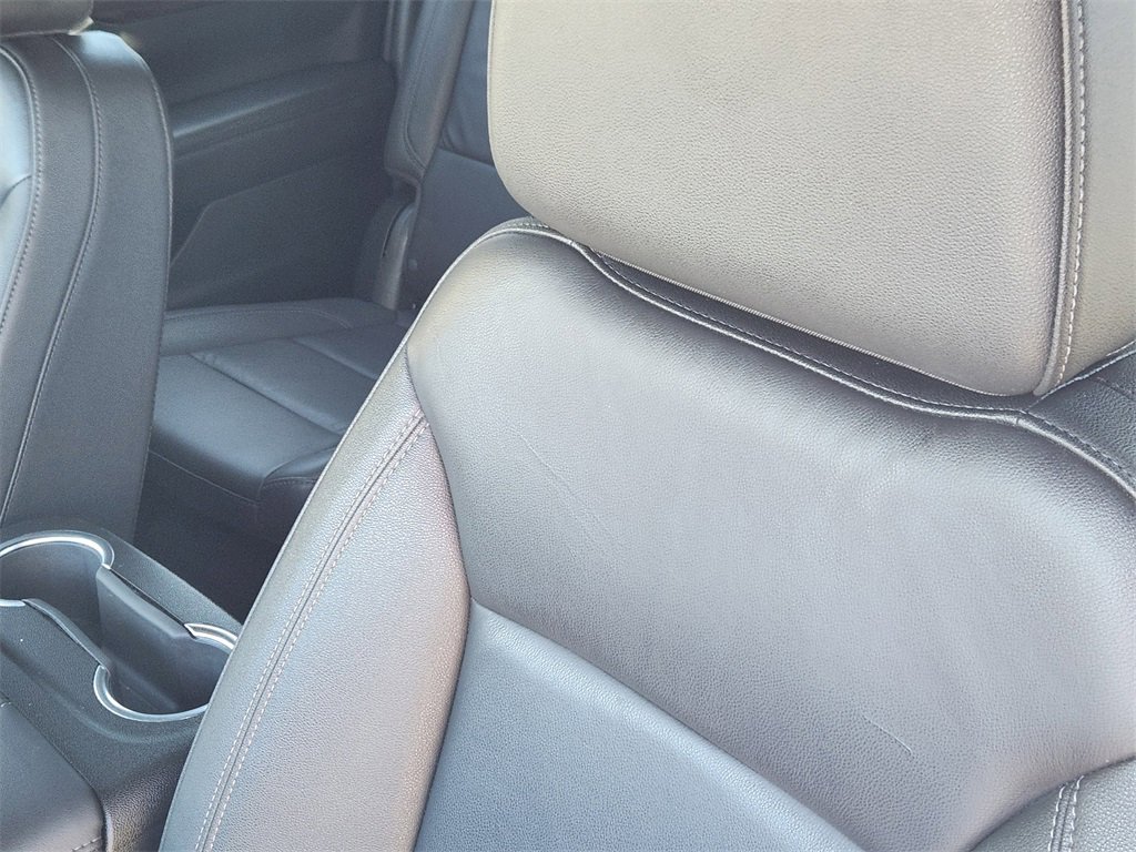 Used 2024 Chevrolet Suburban LT image 16