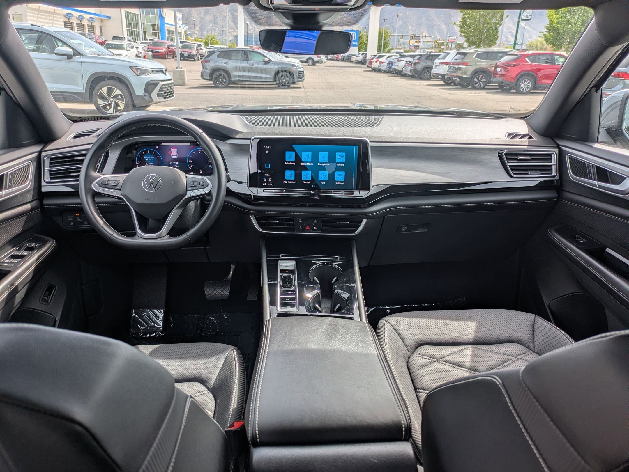 Used 2025 Volkswagen Atlas Cross Sport SE image 30