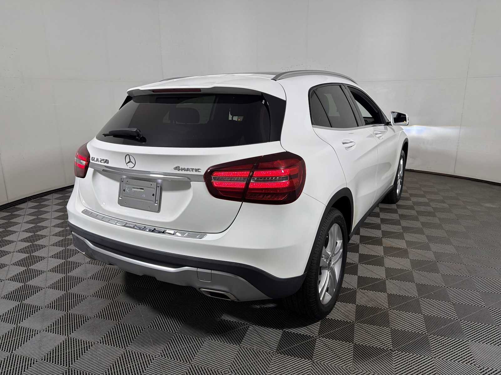 Used 2020 Mercedes-Benz GLA 250 4MATIC image 6
