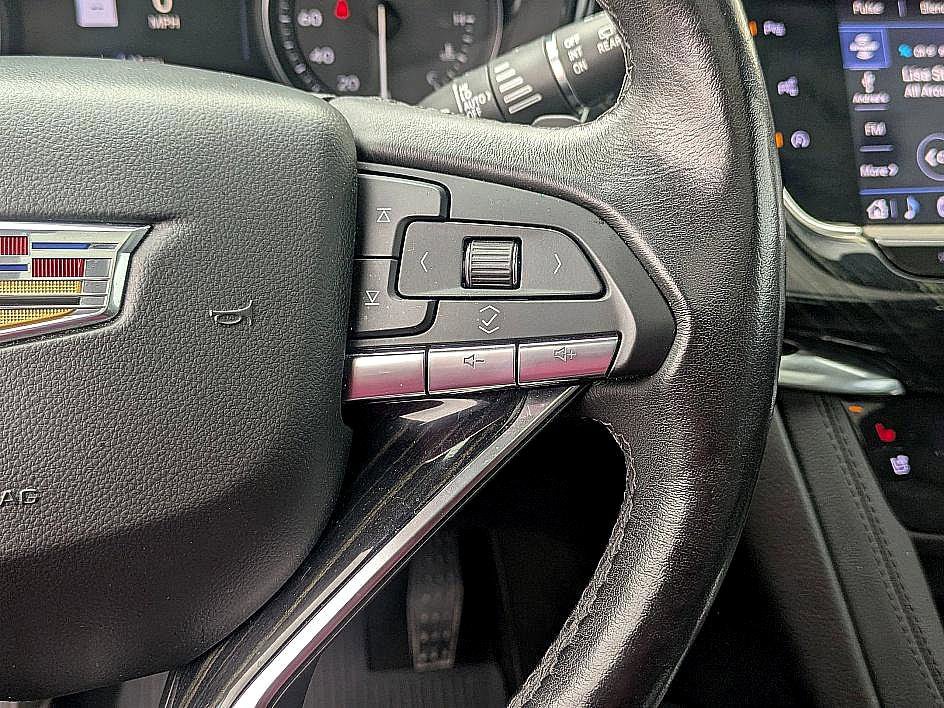 Used 2020 Cadillac XT6 Premium Luxury image 19