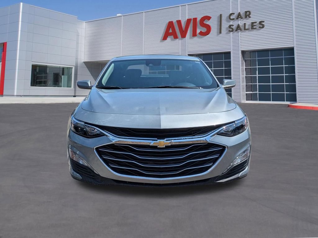 Used 2024 Chevrolet Malibu LT image 2