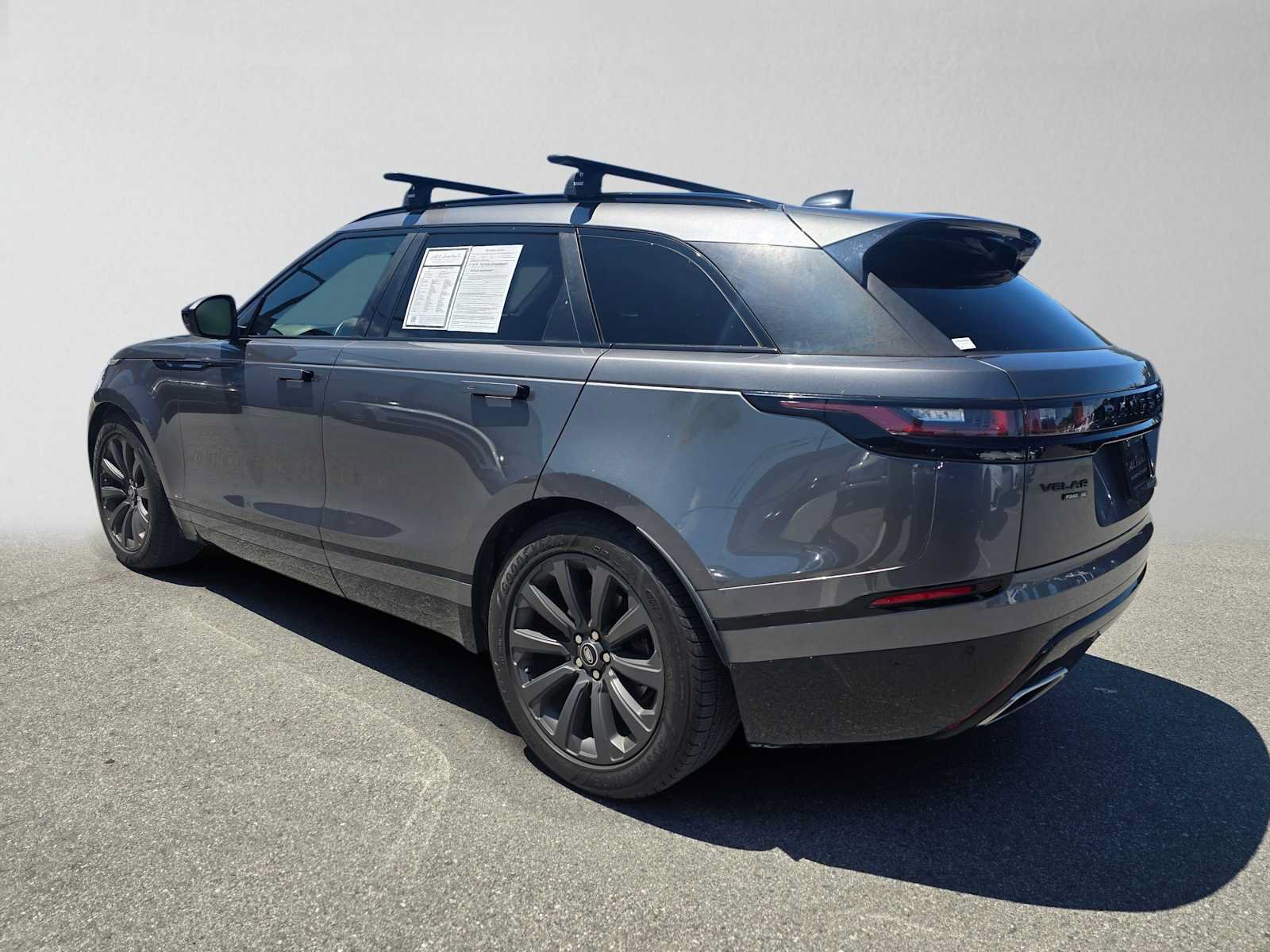 Used 2019 Land Rover Range Rover Velar R-Dynamic SE AWD/4WD image 3
