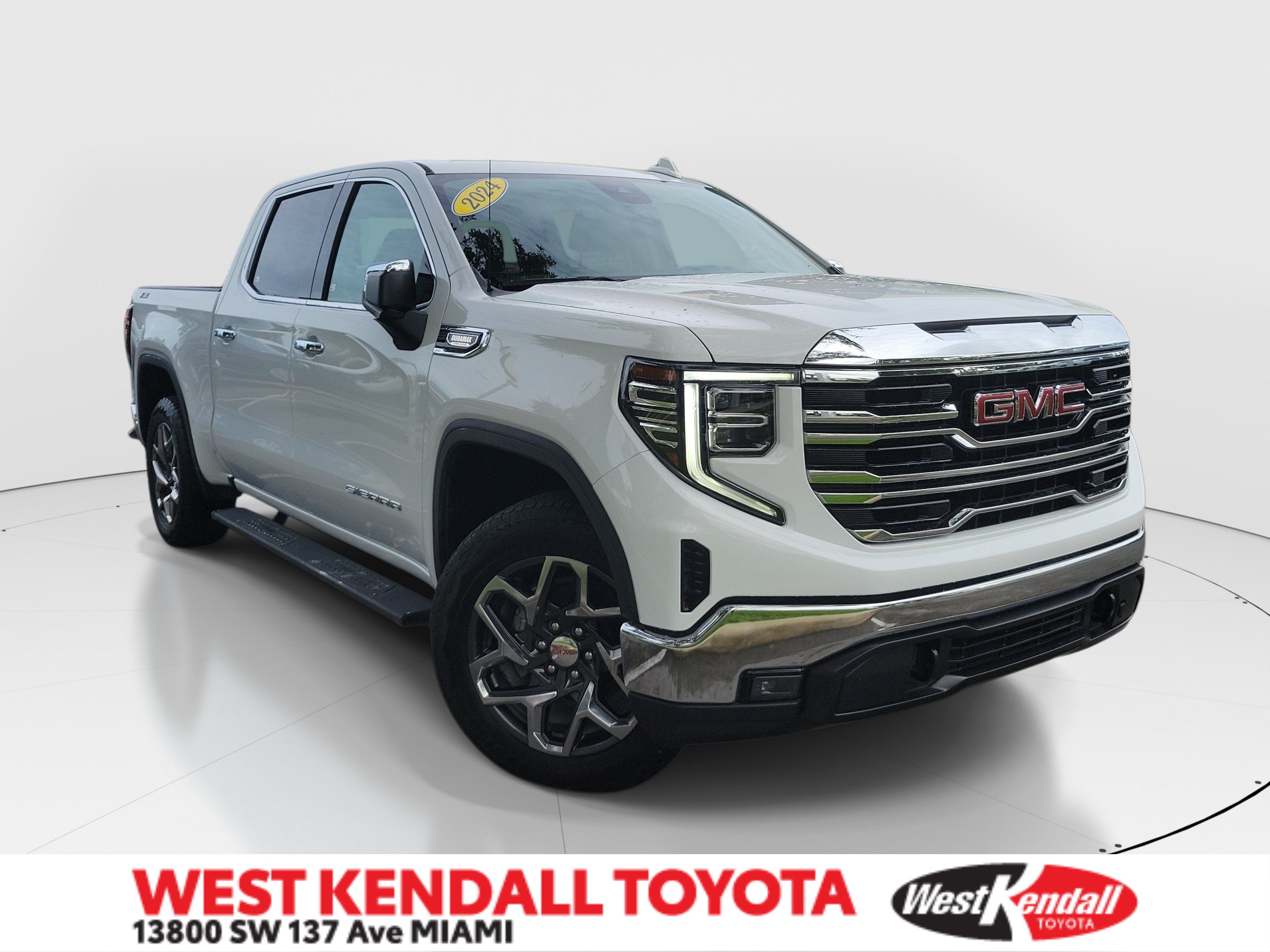 Used 2024 GMC Sierra 1500 SLT AWD/4WD image 1