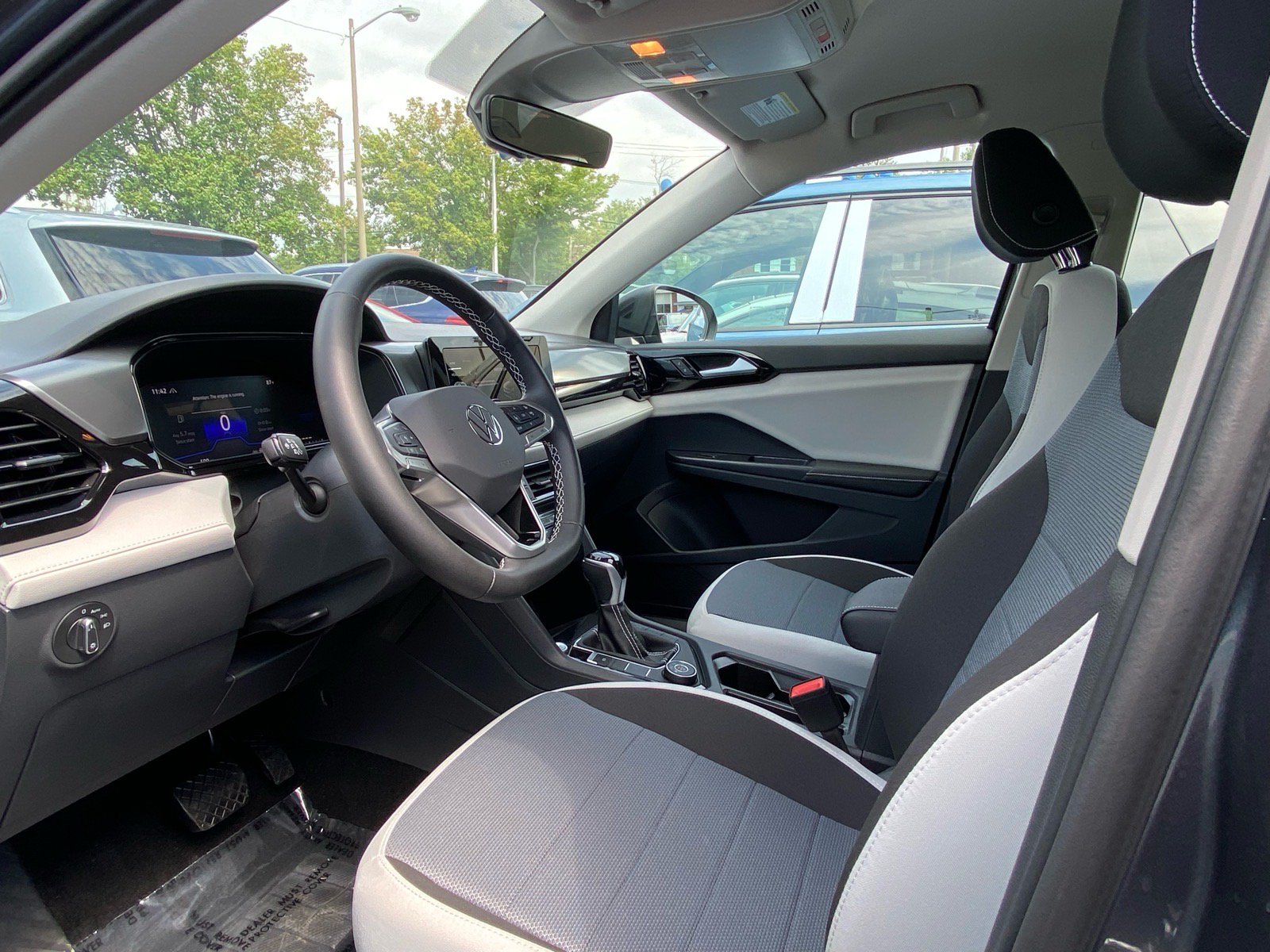 Certified 2025 Volkswagen Taos S AWD/4WD image 10