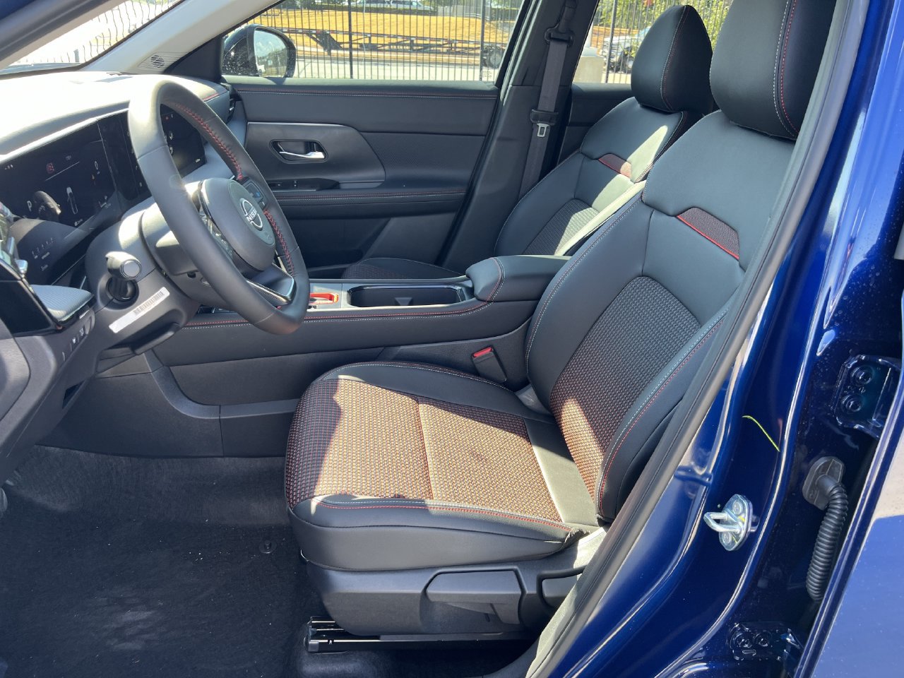 New 2027 Nissan Kicks SR FWD image 7