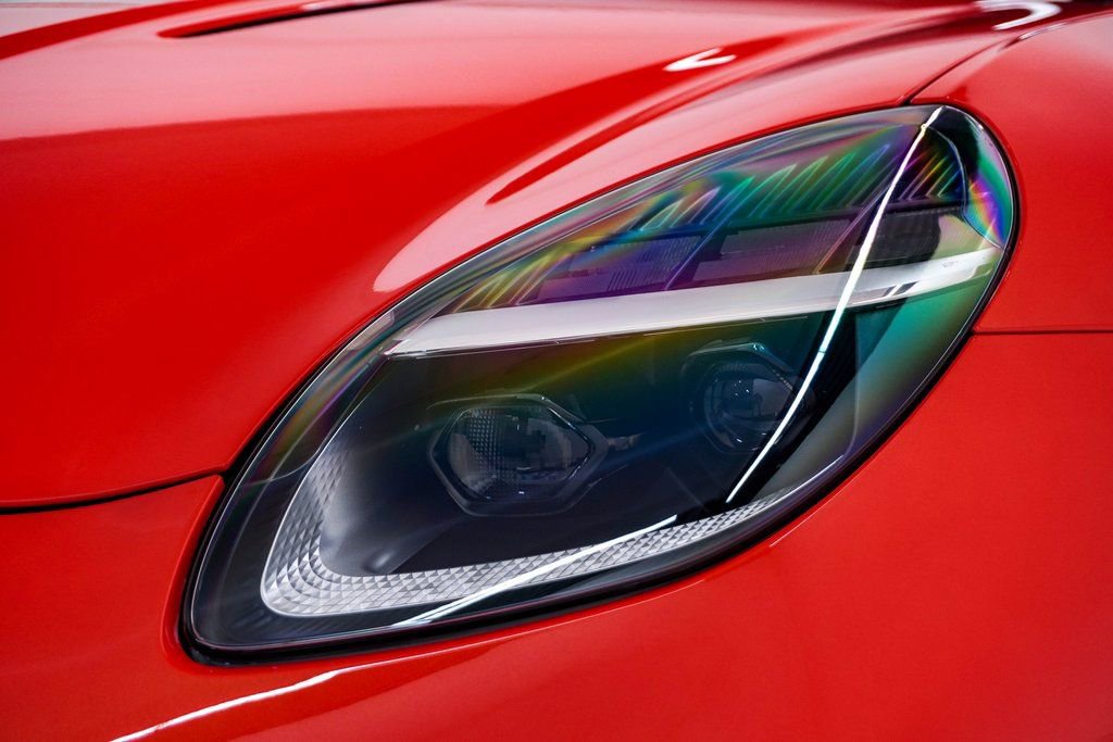 Used 2025 Aston Martin V8 Vantage Coupe image 6