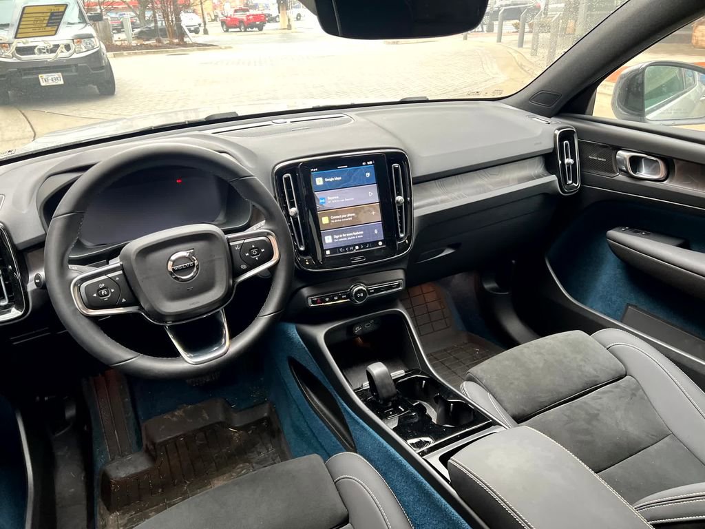 Used 2023 Volvo XC40 Recharge Ultimate image 10