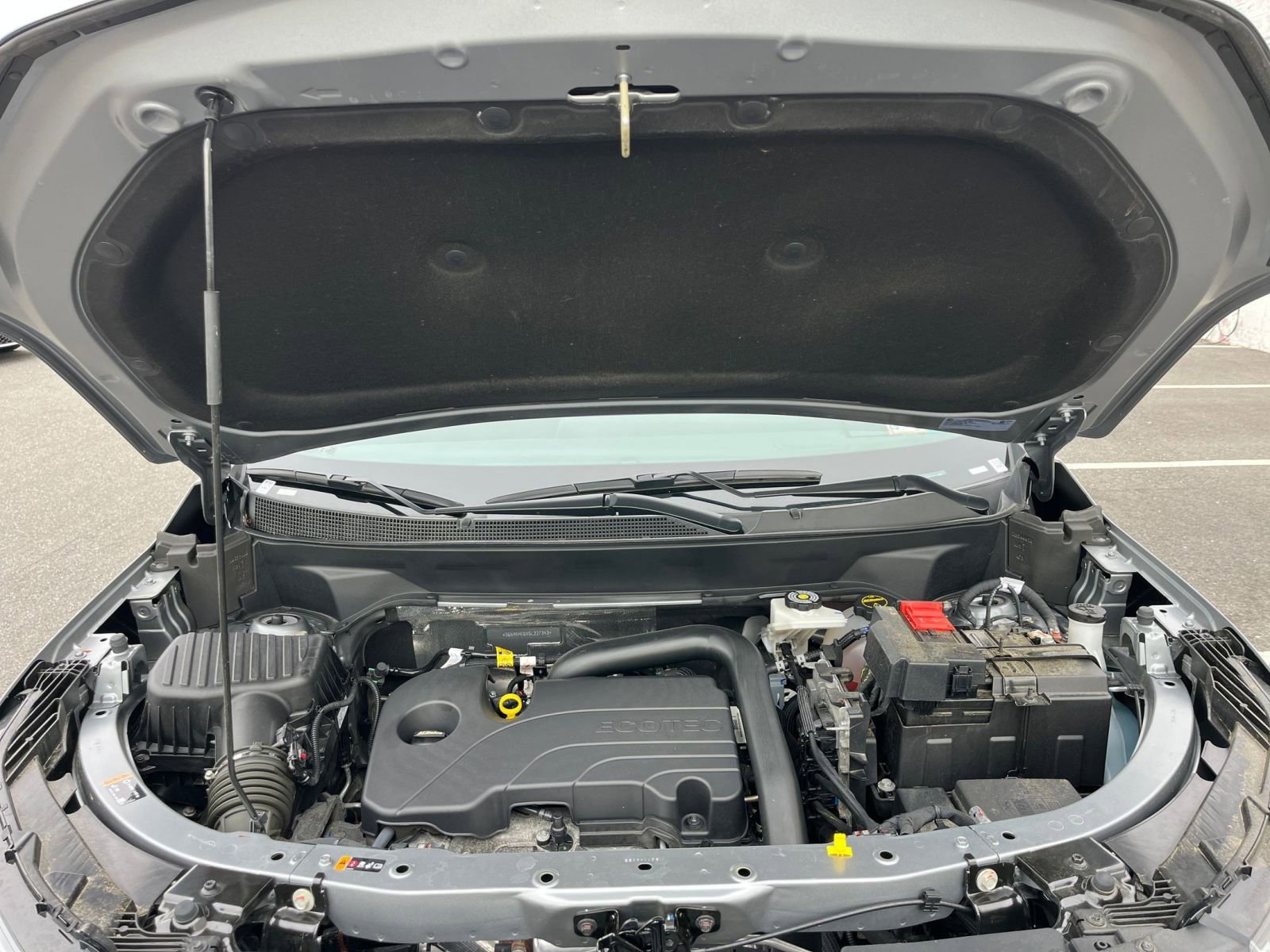 Used 2025 Chevrolet Equinox LT image 32