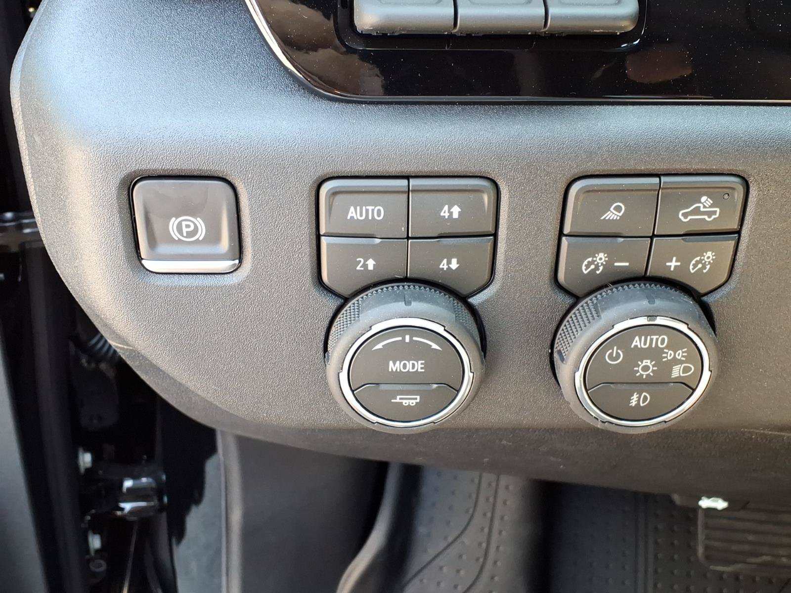 New 2026 Chevrolet Silverado 2500 LTZ w/ LTZ Plus Package AWD/4WD image 35