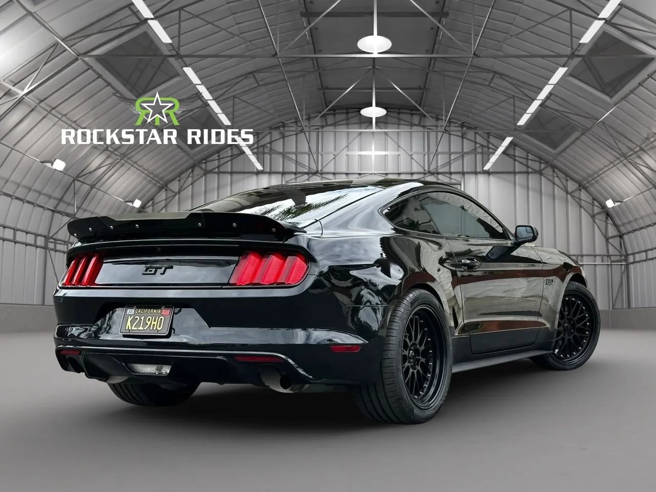 Used 2017 Ford Mustang GT RWD image 2