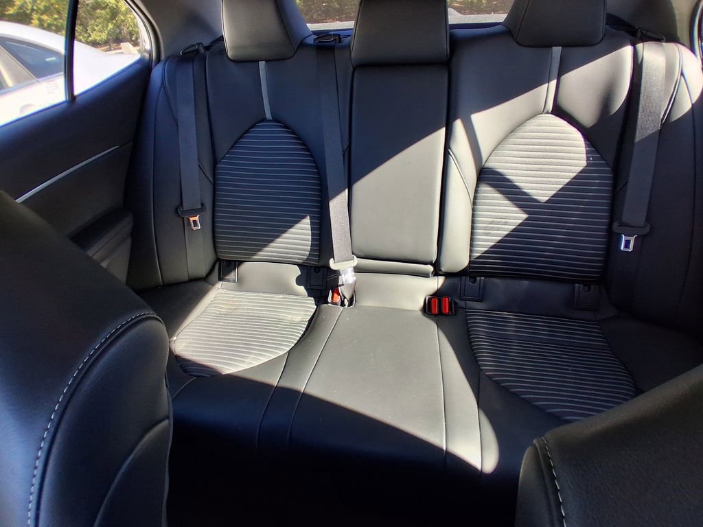 Used 2023 Toyota Camry SE image 12