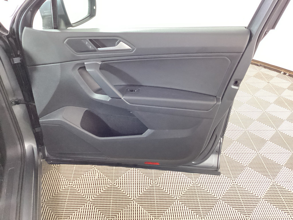 Used 2019 Volkswagen Tiguan SE AWD/4WD image 9
