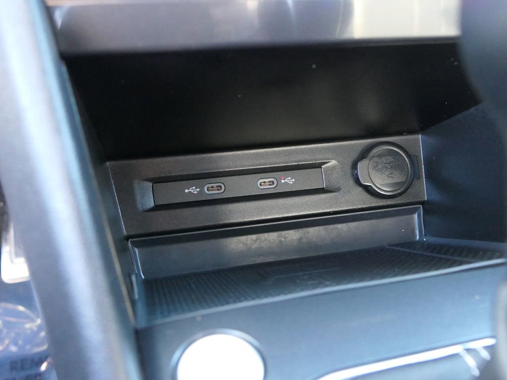 Used 2022 Volkswagen Tiguan SE R-Line image 19