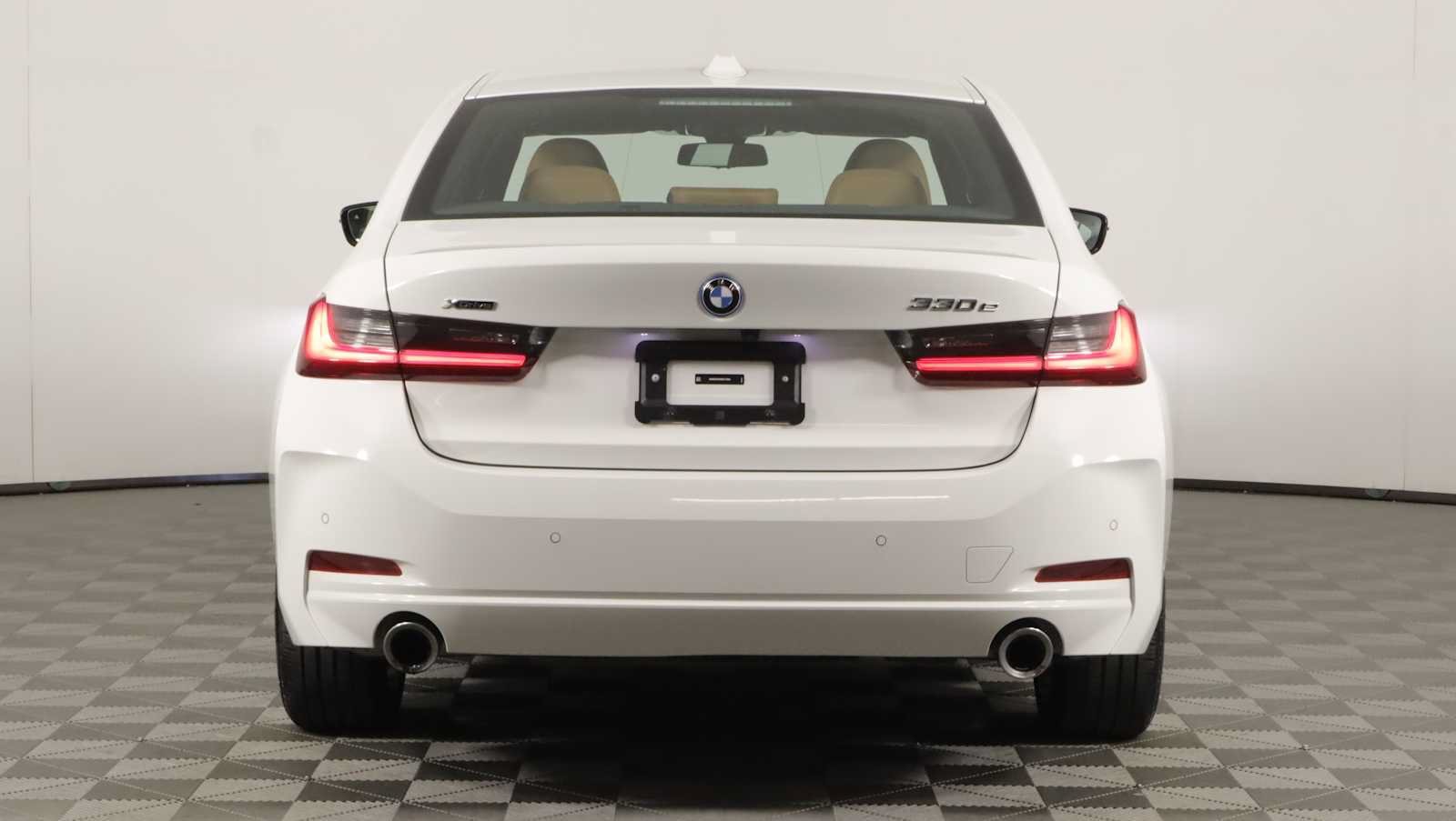 Used 2024 BMW 330e xDrive w/ Convenience Package AWD/4WD image 5
