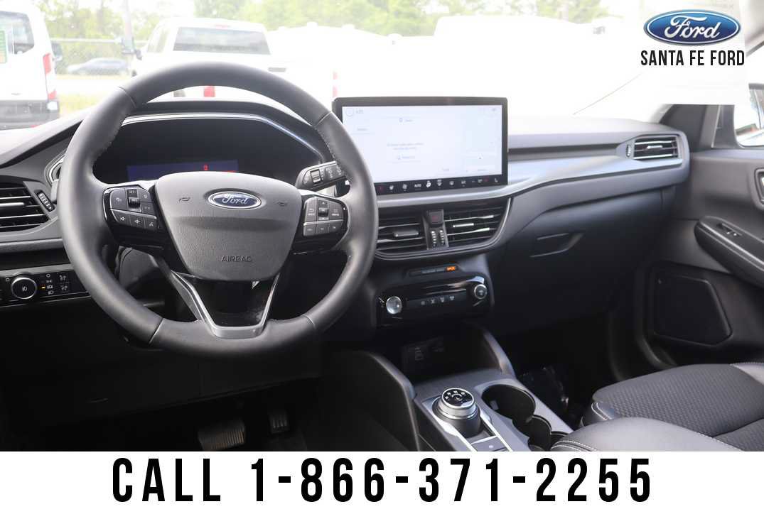 Used 2025 Ford Escape SE FWD image 18