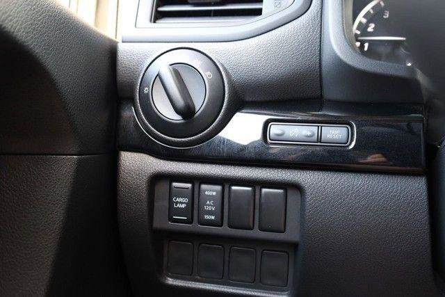 Used 2024 Nissan Titan SV w/ SV Convenience Package AWD/4WD image 18