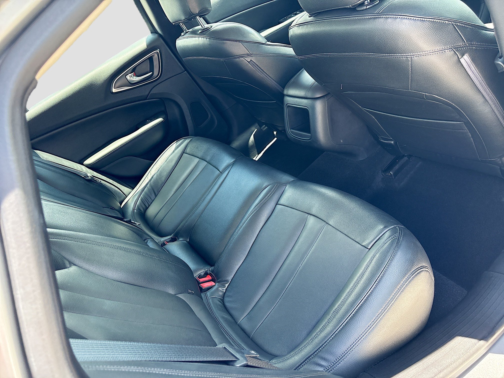 Used 2016 Chrysler 200 Limited w/ Anniversary Edition FWD image 12