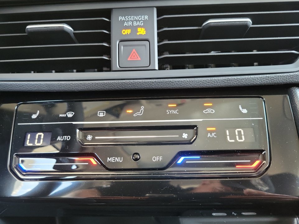 New 2026 Volkswagen Jetta SE FWD image 18