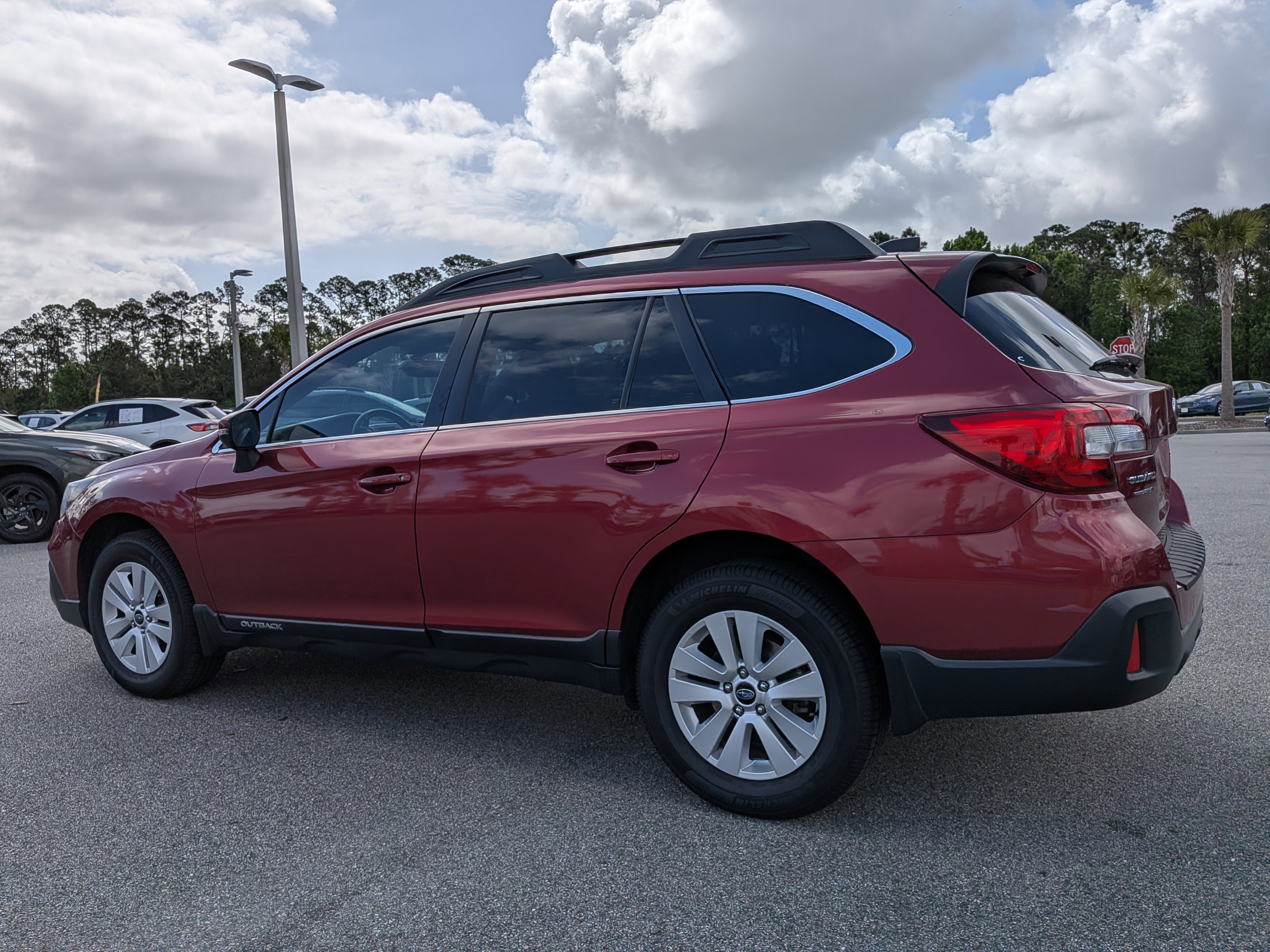 Used 2018 Subaru Outback 2.5i Premium image 6
