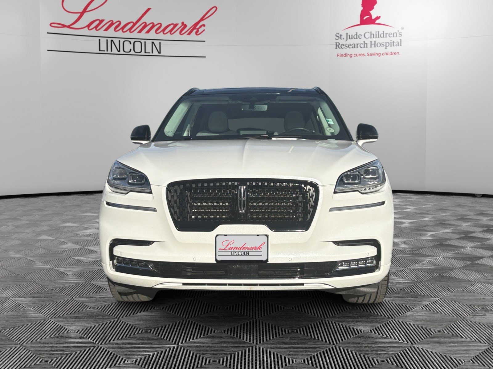 Certified 2023 Lincoln Aviator Black Label image 8