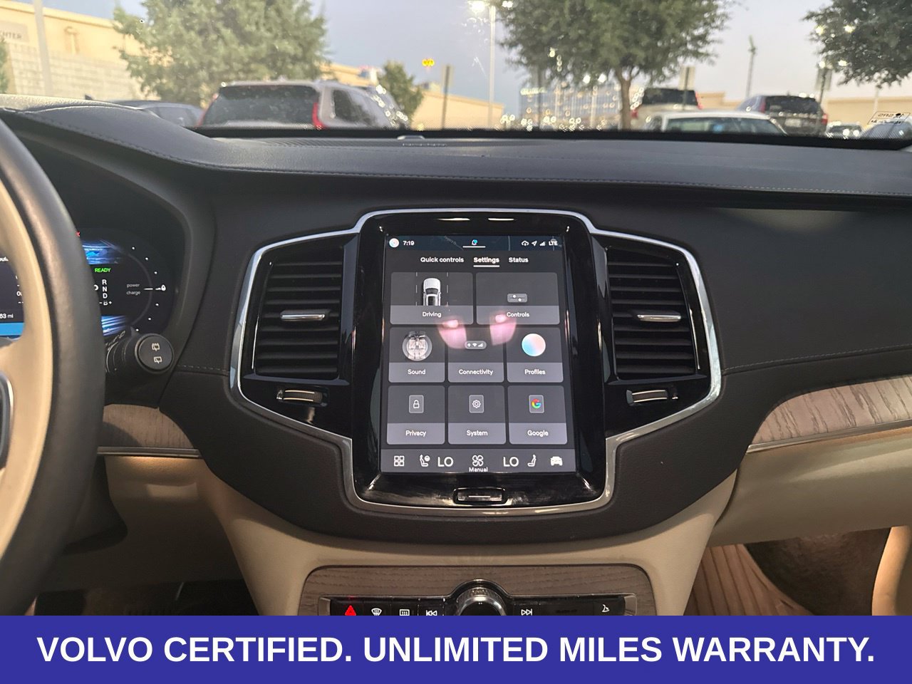 Certified 2024 Volvo XC90 T8 Ultimate w/ Protection Package Premier AWD/4WD image 39