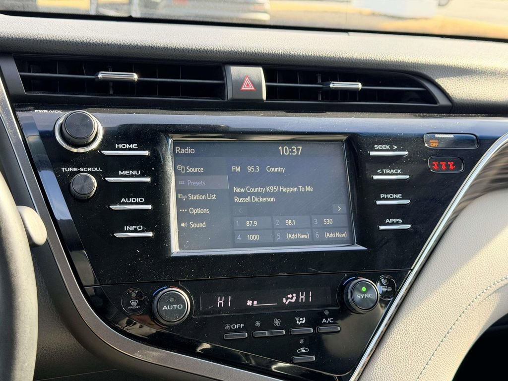 Certified 2018 Toyota Camry XLE image 3