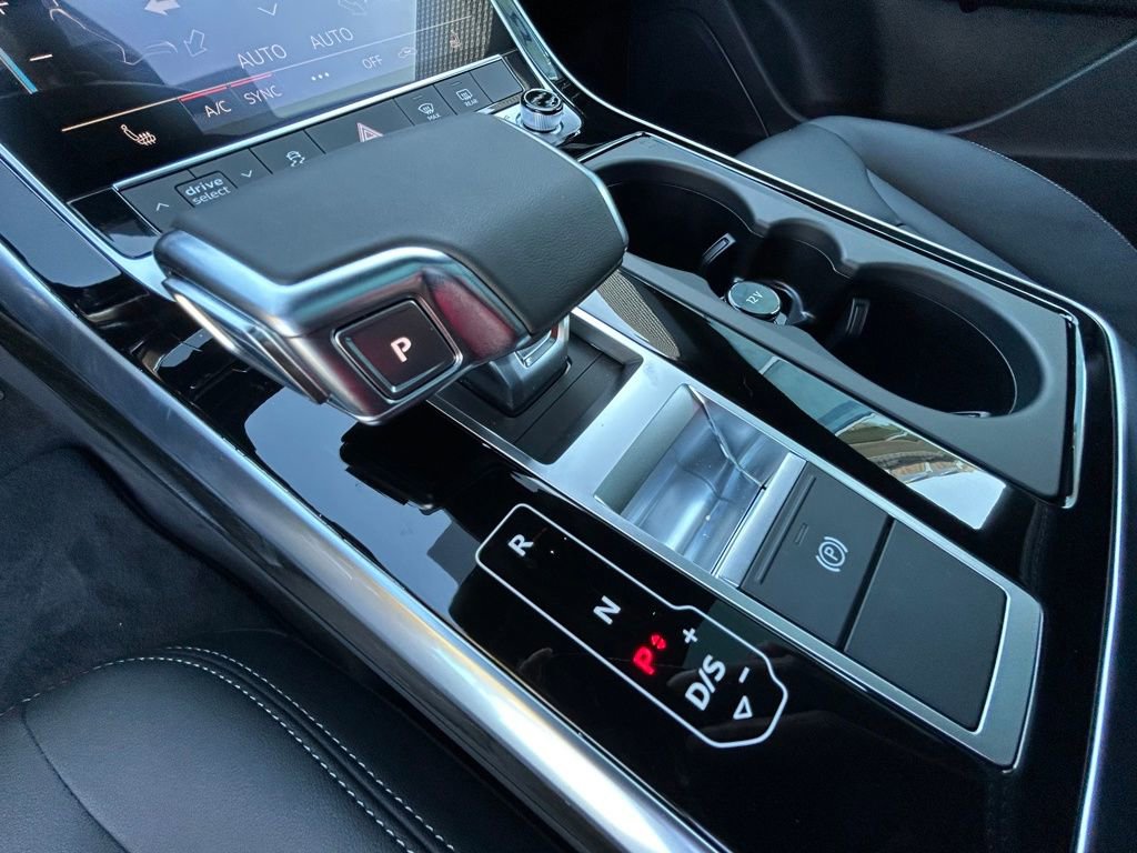 New 2025 Audi Q8 Premium image 39