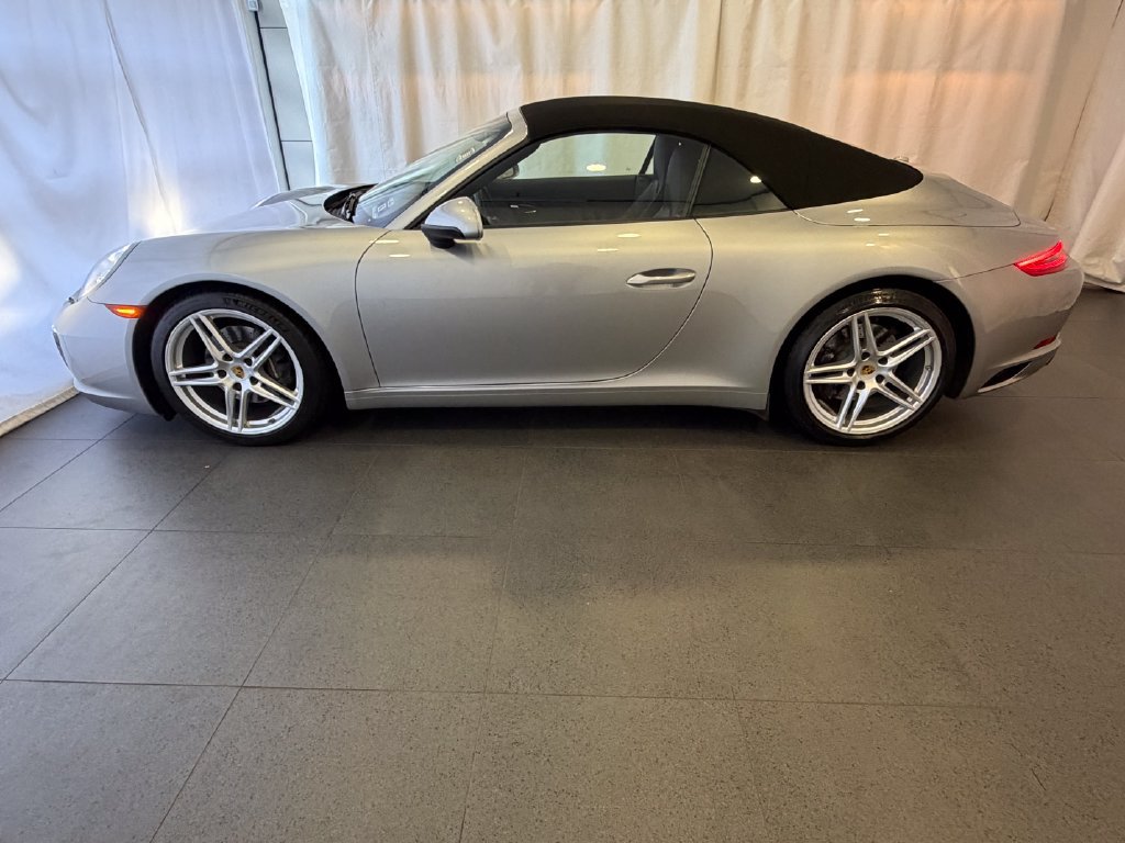 Used 2017 Porsche 911 Carrera RWD image 2