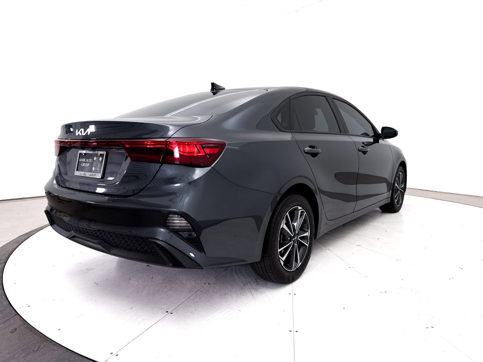 Used 2024 Kia Forte LXS w/ LXS Technology Package FWD image 16