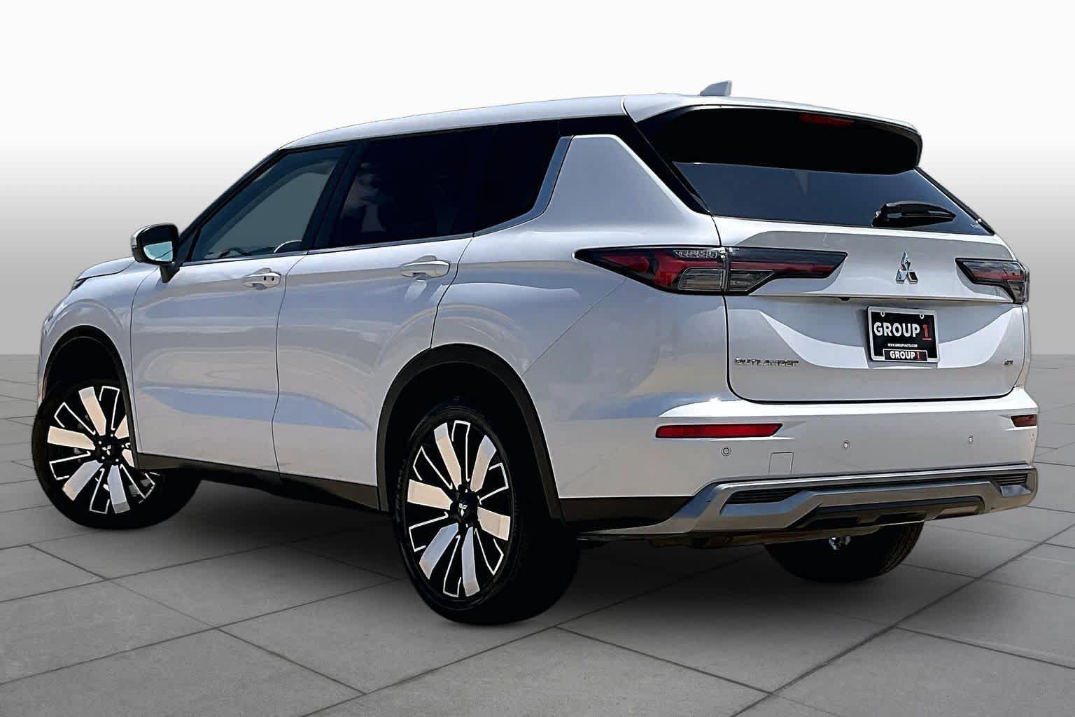 Used 2025 Mitsubishi Outlander SE AWD/4WD image 11