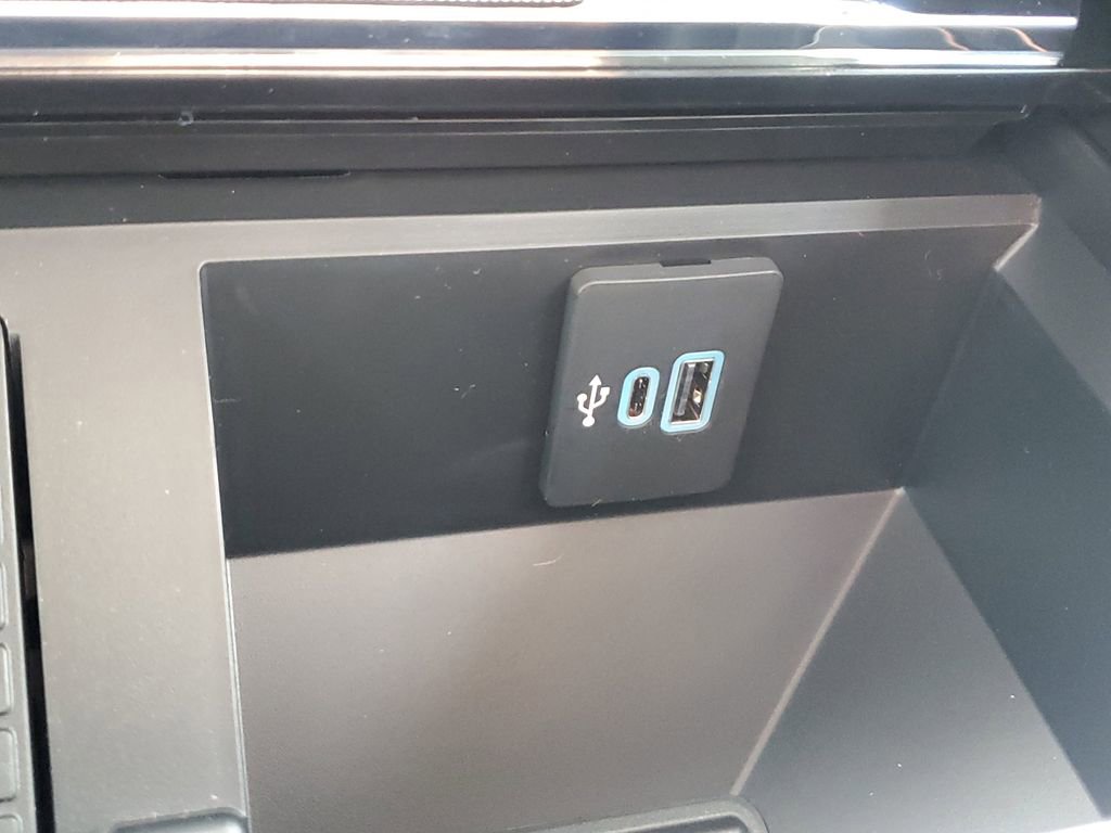 New 2025 Ford F350 Lariat w/ Lariat Ultimate Package image 32